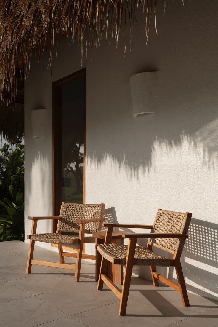 Transform Your Balcony into a Relaxing Retreat with a Solid Wood Lounge Chair