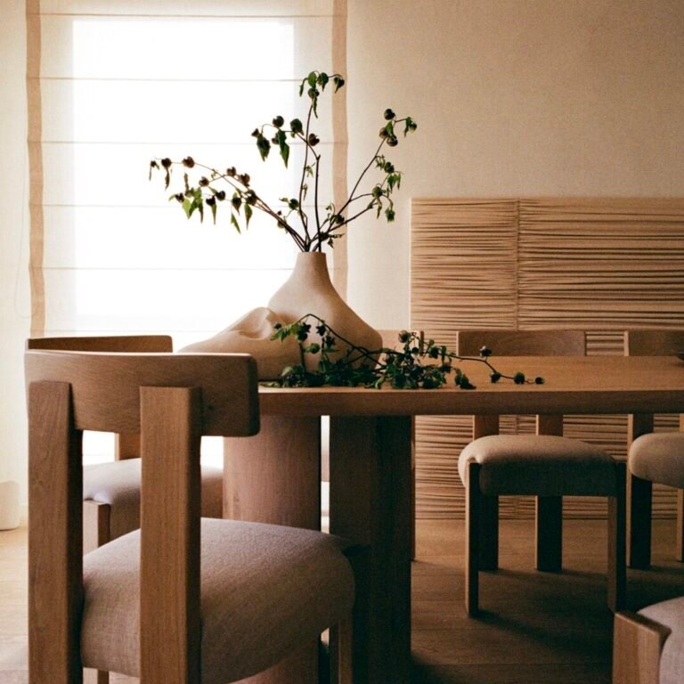 Elevate Your Dining Space with a Modern Teak Dining Armchair That Blends Timeless Craftsmanship and Contemporary Comfort